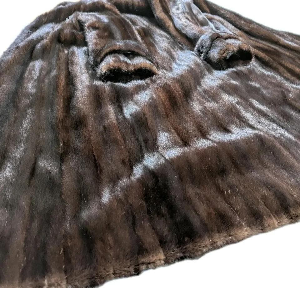 BLACKGLAMA Mink: Hakone Collection